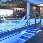 Отель Le Chabichou & 5*