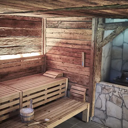 Le Chabichou Szálloda